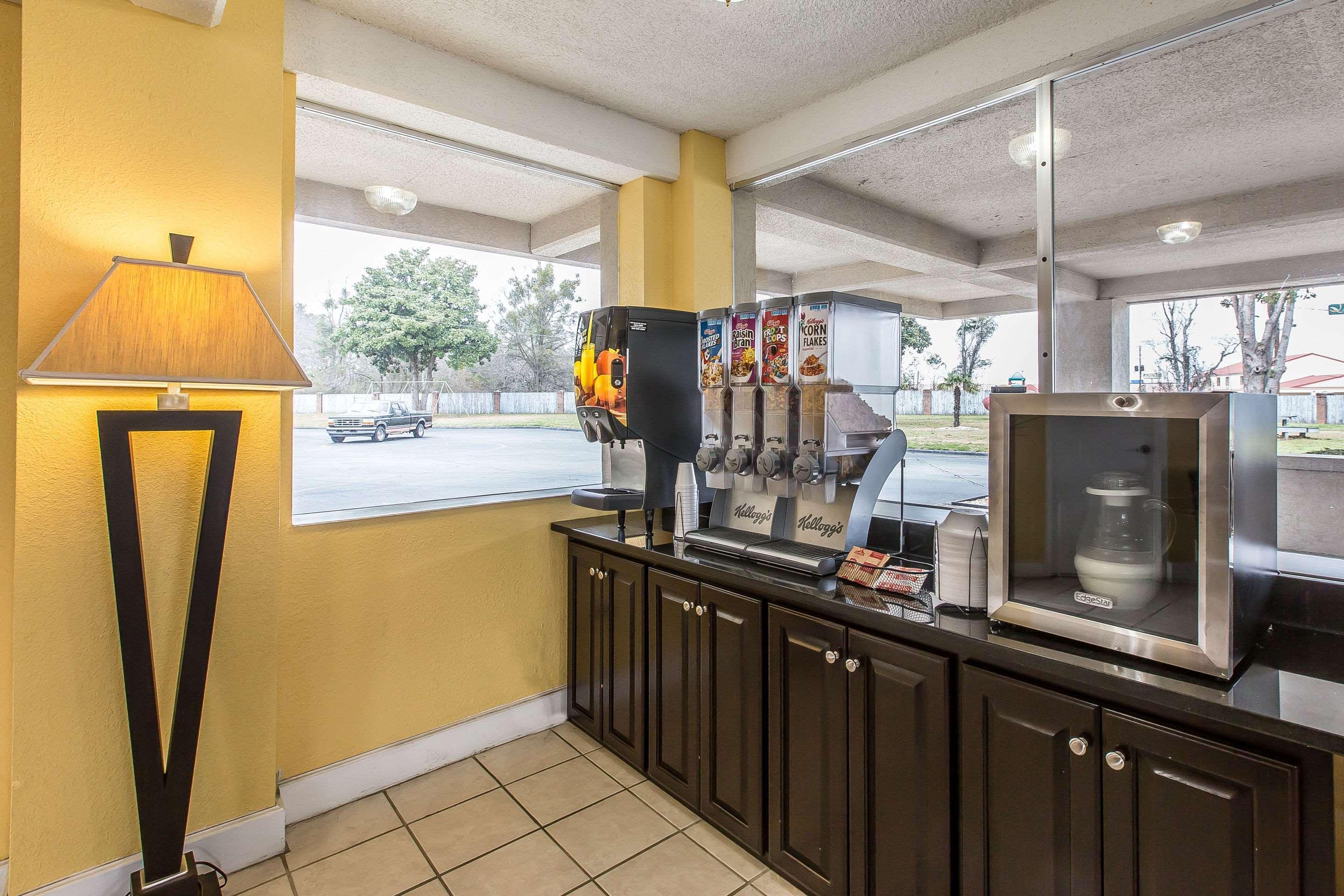 Econo Lodge Byron Dış mekan fotoğraf